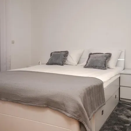 Apartment Nia *