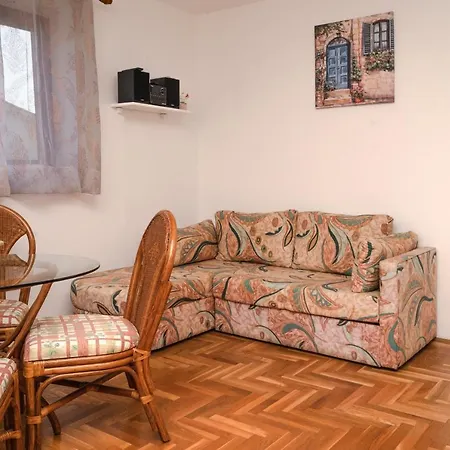 Nia Apartmán